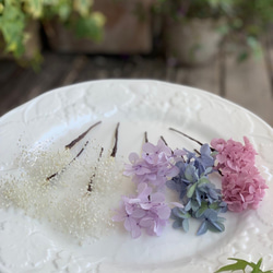 かすみ草とあじさいが鮮やかなウェディングブーケ ❁グラデーションブルー❁ プリザーブドフラワー 4枚目の画像