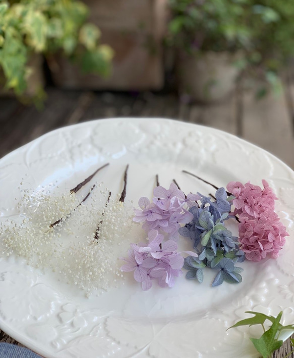 かすみ草とあじさいが鮮やかなウェディングブーケ ❁グラデーションブルー❁ プリザーブドフラワー 4枚目の画像