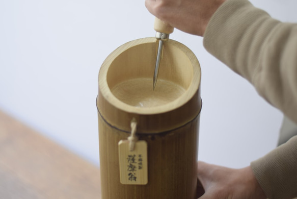 【残り1本！黒糖ピーナッツ付】不思議な竹焼酎「篤姫」３合５４０㎖２５°天然の竹に入ったサプライズ焼酎！ 3枚目の画像