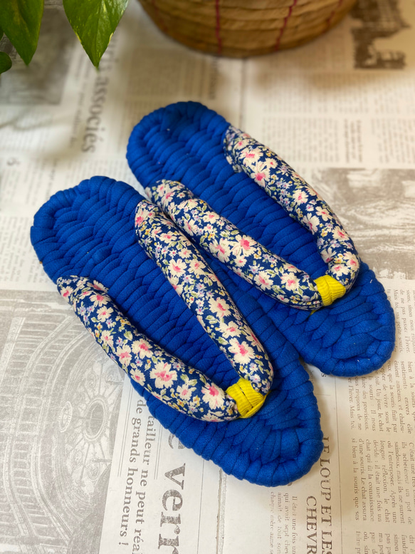 【送料無料】[L size]履き心地抜群な手編みの布草履：うっとり素敵なお花さん 2枚目の画像