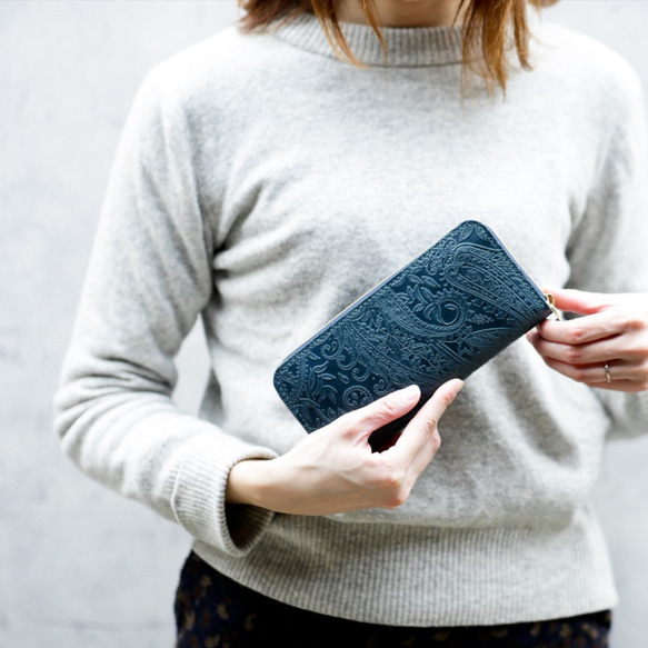 送料無料 オール 栃木レザー ペイズリー型押し ラウンドファスナー ロングウォレット DIEGO ネイビー 長財布 本革 4枚目の画像