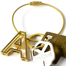 真鍮 無垢 アルファベット レター キーホルダー A キーチェーン キーリング 付き イニシャル ブラス チャーム 鍵 1枚目の画像