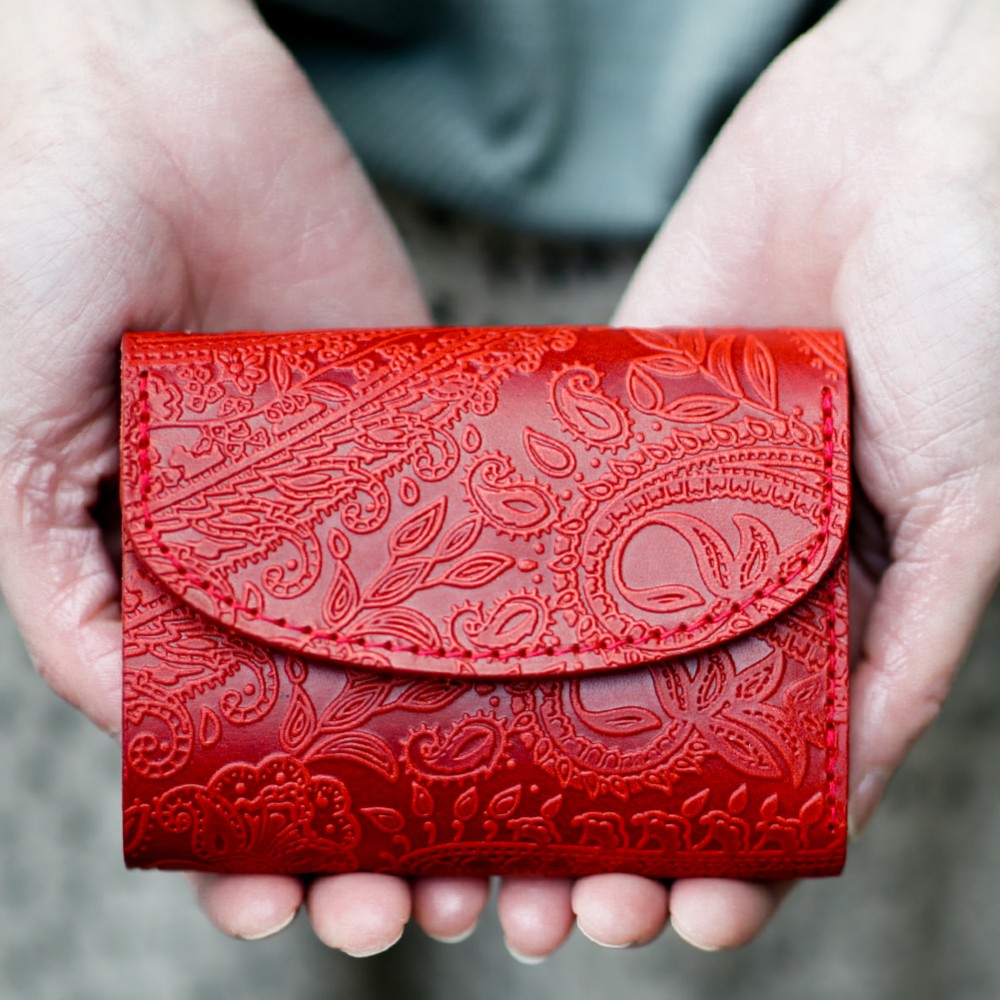永久保証 オール 栃木レザー ペイズリー型押し 三つ折り コンパクトウォレット MANUEL レッド ミニ財布 ヌメ革
