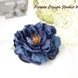 再販：インディゴデニムのピオニーのお花ヘアゴム　卒業式　入学式　青　ブルー　お花　ヘアゴム 1枚目の画像