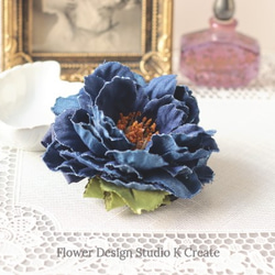 再販：インディゴデニムのピオニーのお花ヘアゴム　卒業式　入学式　青　ブルー　お花　ヘアゴム 3枚目の画像