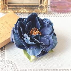 再販：インディゴデニムのピオニーのお花ヘアゴム　卒業式　入学式　青　ブルー　お花　ヘアゴム 6枚目の画像