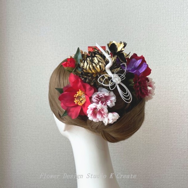 和装婚・成人式に♡ゴールドの菊と赤い椿のヘッドドレス　結婚式　成人式　着物髪飾り　和装ヘッドドレス　前撮り　椿　和装婚