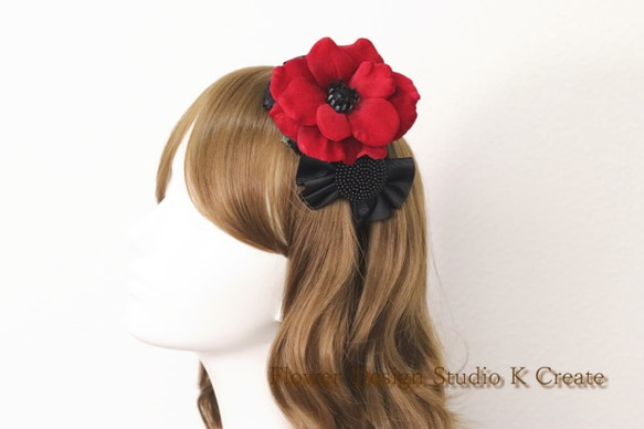 赤いアネモネと黒いリボンのカチューシャ レッド　髪飾り　発表会　リボン　ヘッドドレス　造花　ロリータ 5枚目の画像