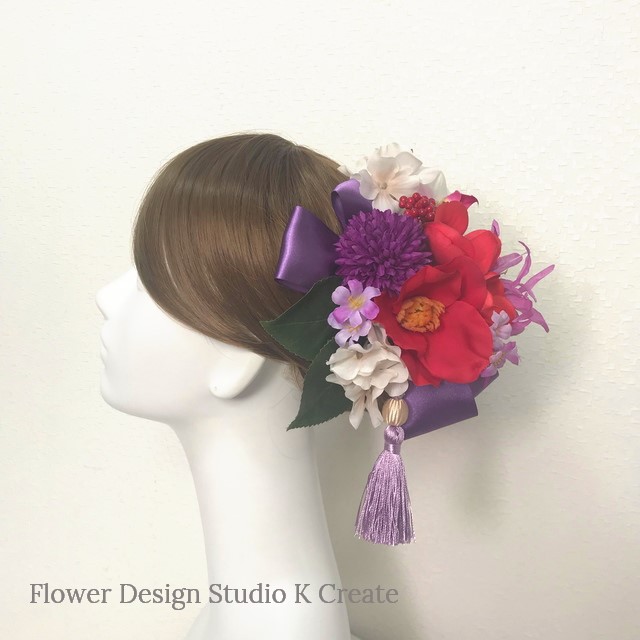 成人式 卒業袴 和装髪飾り♡艶やかな赤い椿と紫のリボンの髪飾り　ウェディング　ブライダル　花嫁ヘア　成人式　結婚式　髪飾