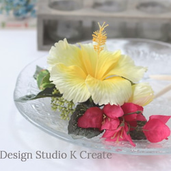 黄色いハイビスカスとデルフィニュウムのコーム　ハワイ挙式　髪飾り　トロピカル　造花　南国　花　フラワー　フラ　フラダンス 5枚目の画像