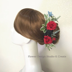 赤い薔薇とブルースターのヘッドドレス（17本） 結婚式　ウェディング　赤　バラ　結婚式　発表会　髪飾り　前撮り 1枚目の画像
