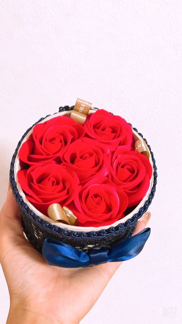 ソープフラワー　シャボンフラワー　イベントプレゼント　プレゼントボックス　赤のバラ　バラの置物 2枚目の画像