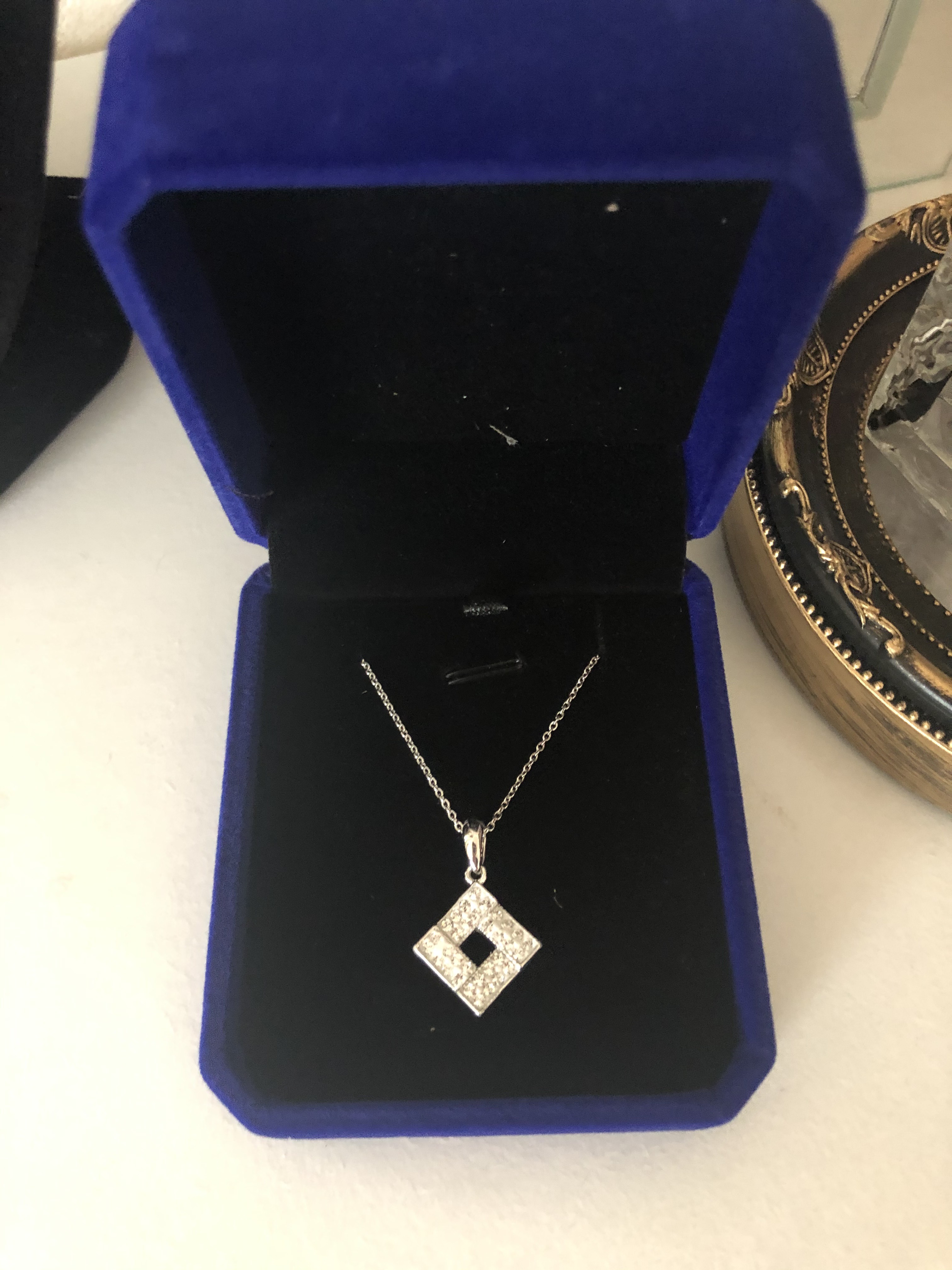 キラキラ光る光品質ストーン高級感たっぷりの◇ネックレス｜詳細画像