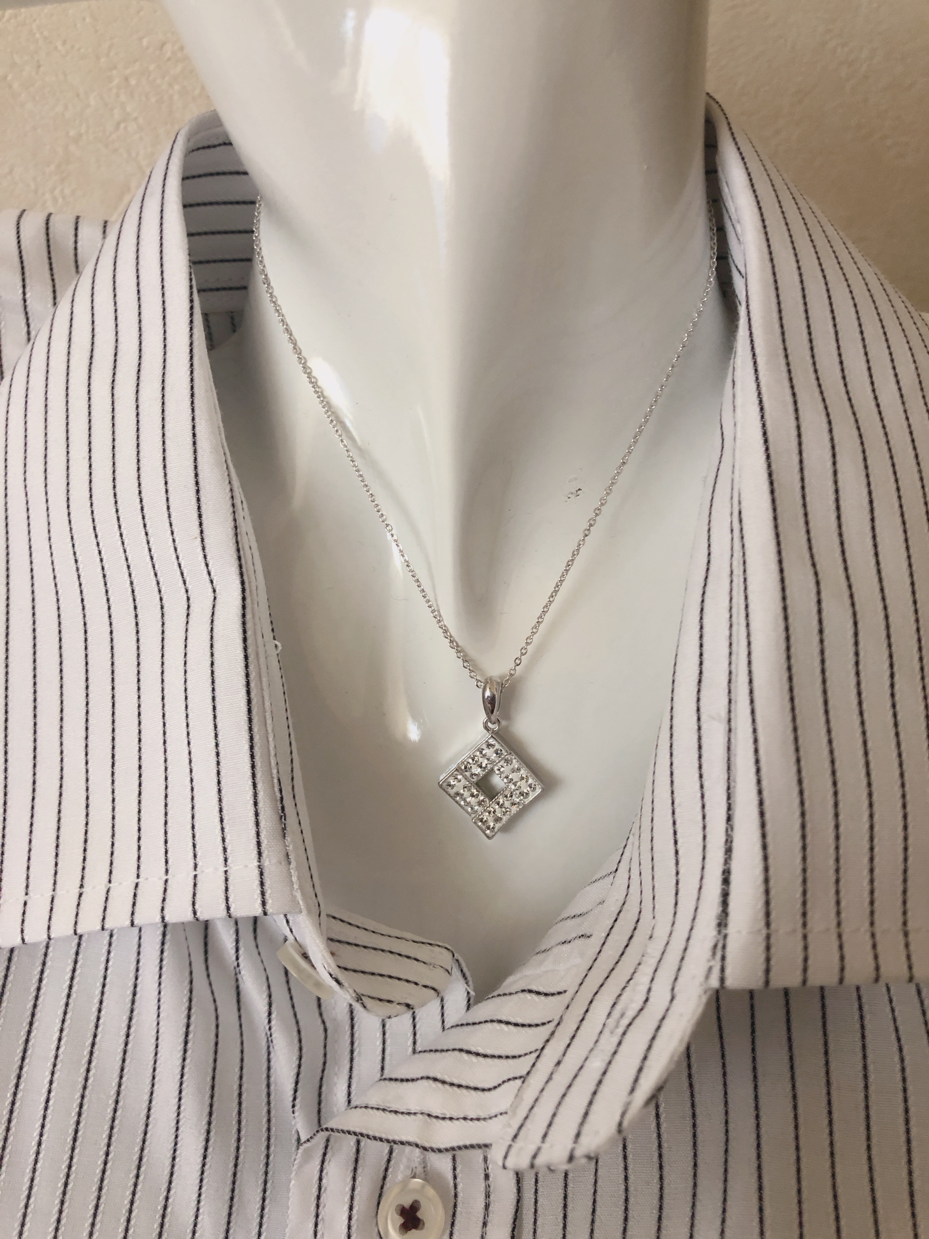 キラキラ光る光品質ストーン高級感たっぷりの◇ネックレス｜詳細画像