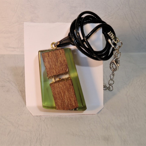 レジン（ポリエステル樹脂）による研ぎ出しアクセサリー その他