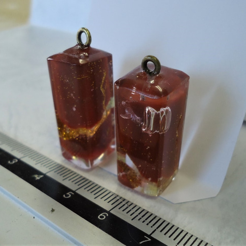 レジン（ポリエステル樹脂）による研ぎ出しアクセサリー その他