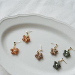 かぎ針編みの花のイヤリング秋のコレクション 4枚目の画像