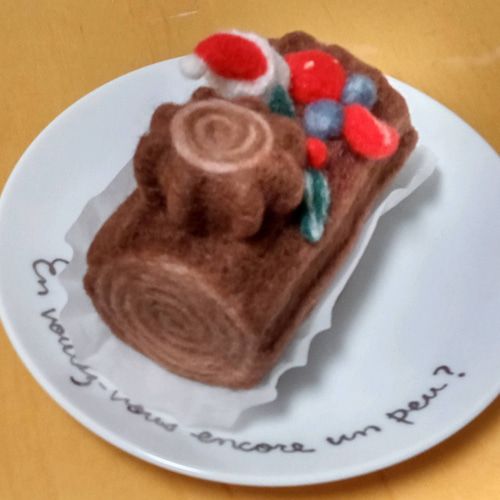 羊毛フェルトのブッシュドノエル(シマエナガ)【受注制作】 羊毛