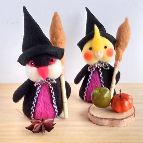 よ*か様 羊毛フェルト　ハロウィン　魔女の女の子 ハロウィン【魔女の女の子】羊毛フェルト かぼちゃ 置物飾り