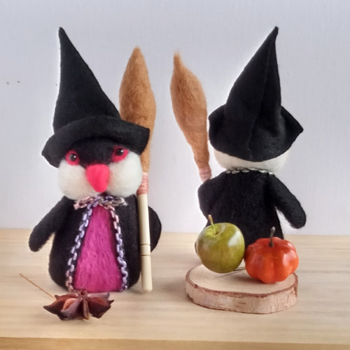 よ*か様 羊毛フェルト　ハロウィン　魔女の女の子 よ*か様 羊毛フェルト ハロウィン 魔女の女の子