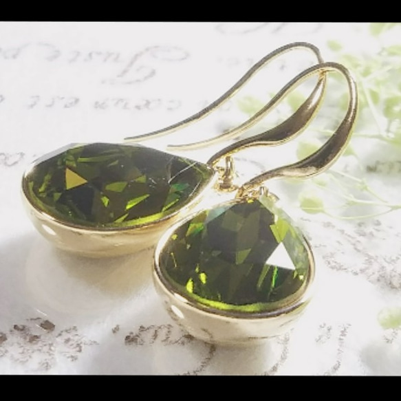 【即納】【再販】“Olive”  SWAROVSKI社製  ピアス/イヤリング 4枚目の画像