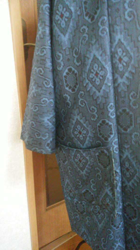 着物リメイク　大島紬の羽織で上着 2枚目の画像