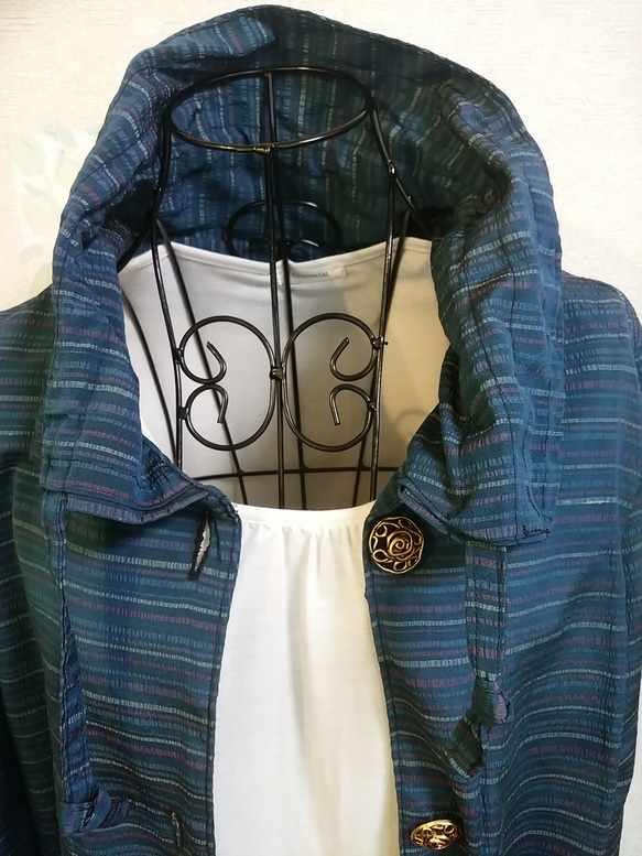 着物リメイク　綸子　縦線織物のコート 2枚目の画像