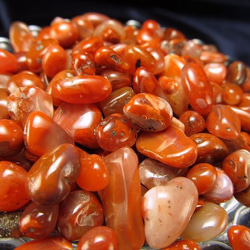 7月の誕生石 ☆カーネリアン さざれ石 100g 成功に導く石 天然石 Rust