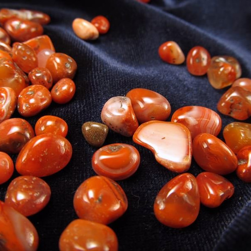 7月の誕生石 ☆カーネリアン さざれ石 100g 成功に導く石 天然石 Rust