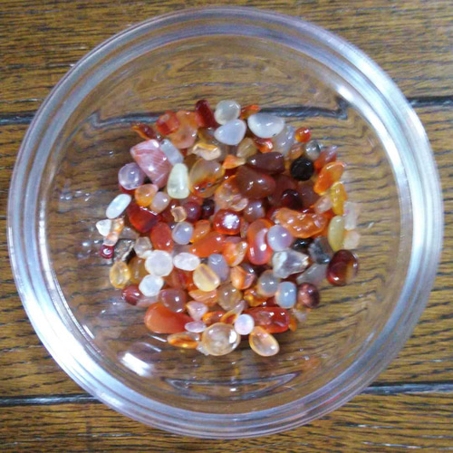 鮮やかマルチカラー☆サードオニキス(紅縞瑪瑙)さざれ石 50g☆8