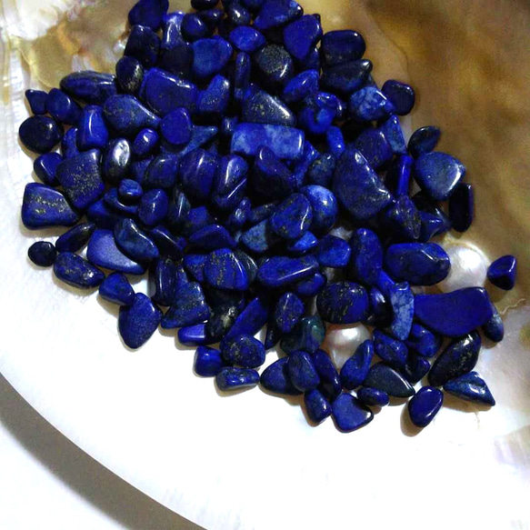幸運を呼ぶ石】濃紺 ラピスラズリ【青金石】さざれ石 50g 天然石