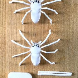 粘土の塗り絵　蜘蛛（クモ）2体入り 2枚目の画像