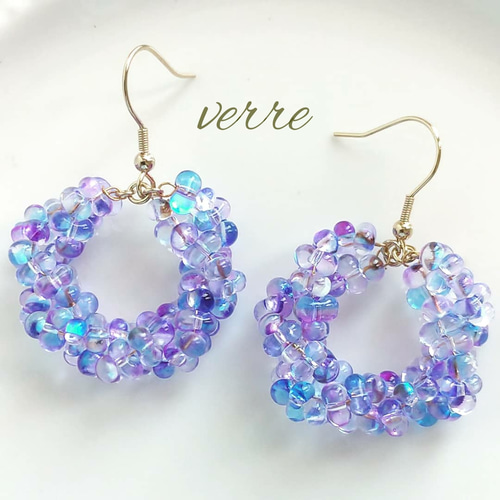ファルファーレビーズのフープピアス ブルー＆パープル ピアス（フック
