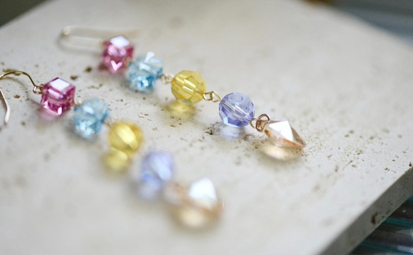 JMO design crystal rainbow color earring birthday gift for g 1枚目の画像