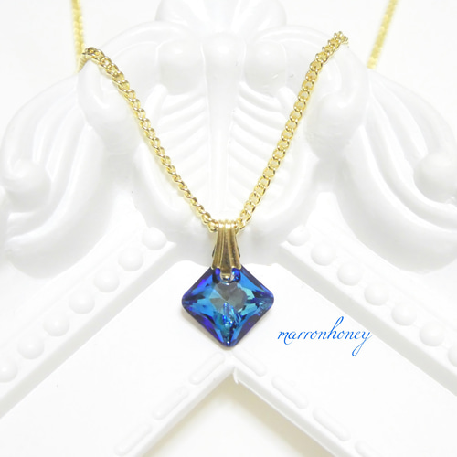 【専用】SWAROVSKI ブルーペンダントネックレス SWAROVSKI スワロフスキー シェルモチーフ クリスタル