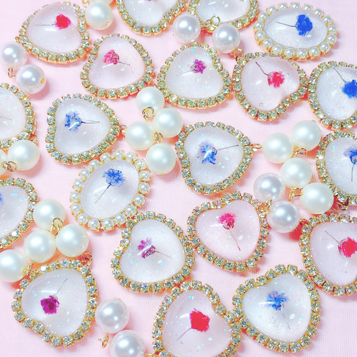 ぷっくりハートとかすみ草のピアス イヤリング / 量産型 量産 大人 