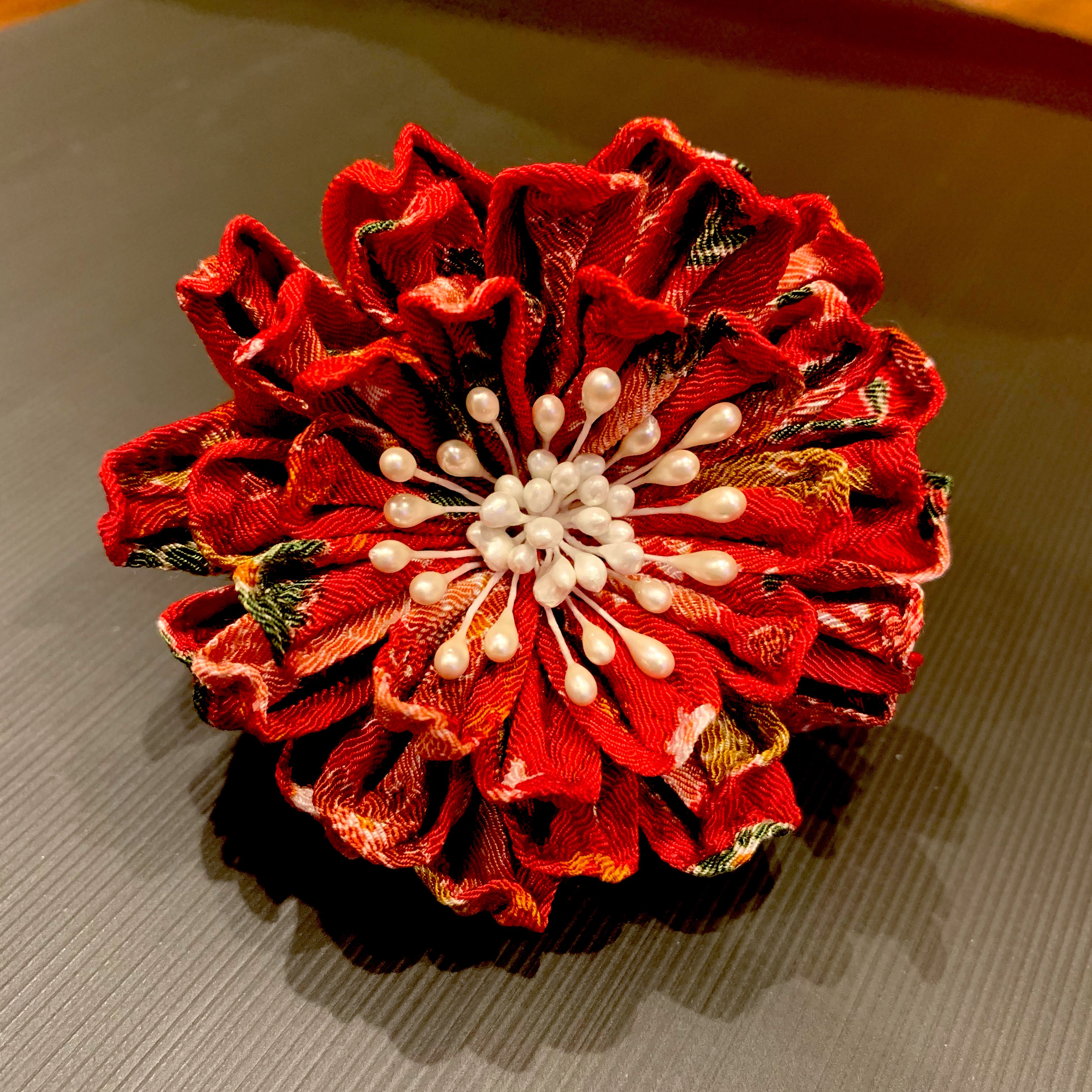 ［つまみ細工］赤菊のかんざし"成人式"