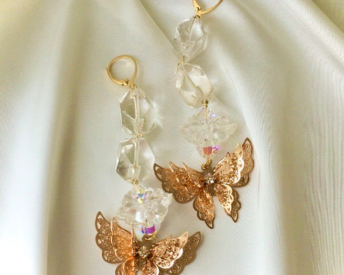 クリスタルバタフライピアス✧‧˚ ピアス（その他） galass.shoes.acc