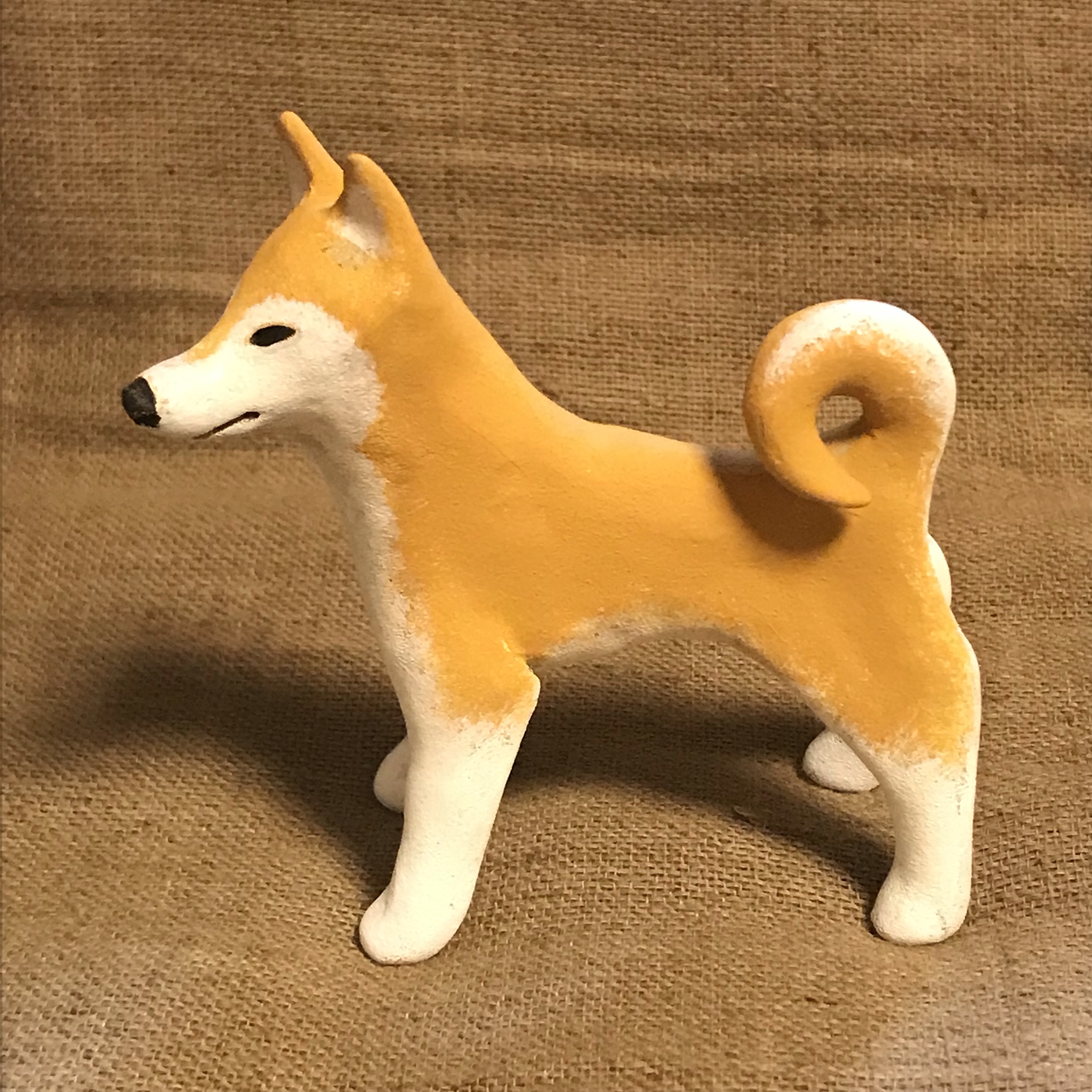 古作♪犬♪焼き物に着彩♪勾玉の柄♪ずっしり重みがあります♪ヤケ汚れ若干