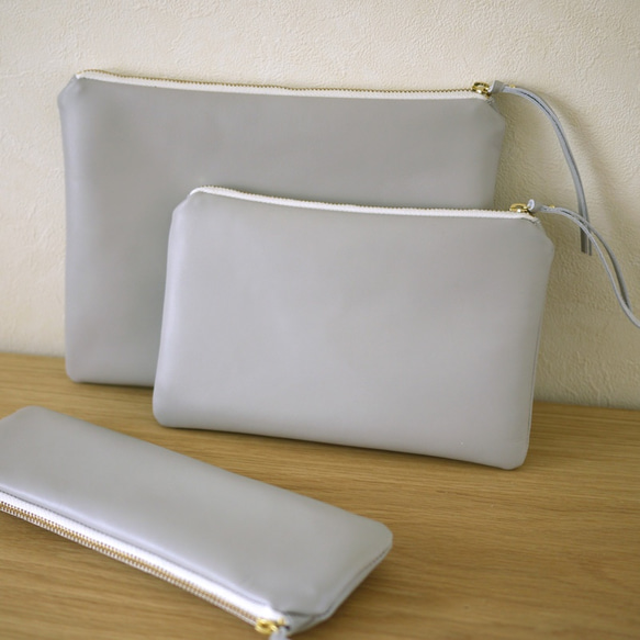 NEW Pouch / M Light Gray 1枚目の画像