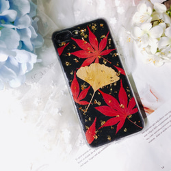 【紅葉と銀杏の葉の秋】押し花ケース iPhone/Galaxy/Xperia対応可能 機種選択無料 1枚目の画像