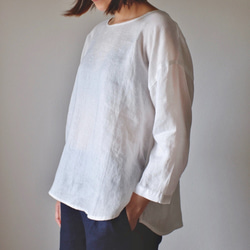 大人可愛い ナチュラル リネン 麻 体型カバー 袖あり ブラウス 長袖 ホワイト 白 春 夏 T102-F-W 3枚目の画像