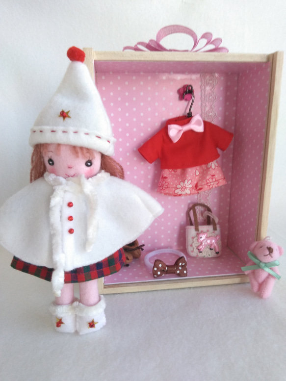 プレゼント　ドールバッグ 着せ替え人形　フェルト人形　布人形 1枚目の画像