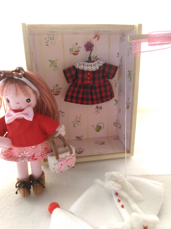 プレゼント　ドールバッグ 着せ替え人形　フェルト人形　布人形 4枚目の画像