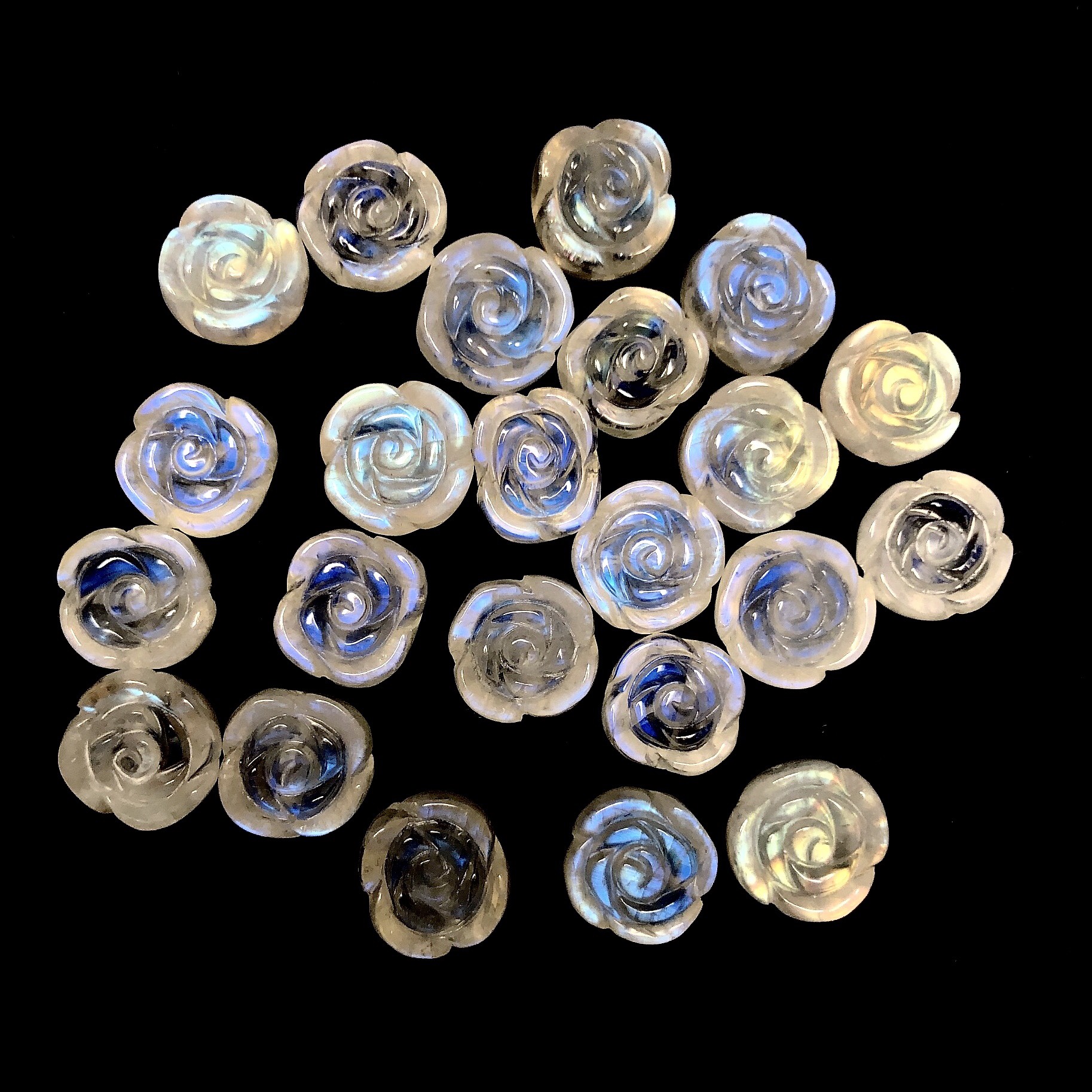 レインボームーンストーン バラ 23粒 ②