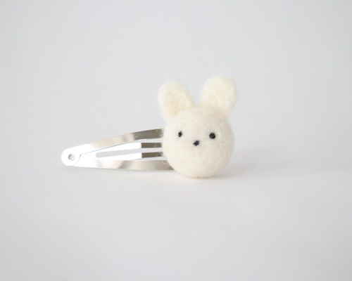 ꫛꫀꪝ【羊毛フェルトうさぎさん】ベビーヘアクリップ　キッズヘアクリップ　ヘアピン ꫛꫀꪝ【羊毛フェルトうさぎさん】ベビーヘアクリップ キッズヘア