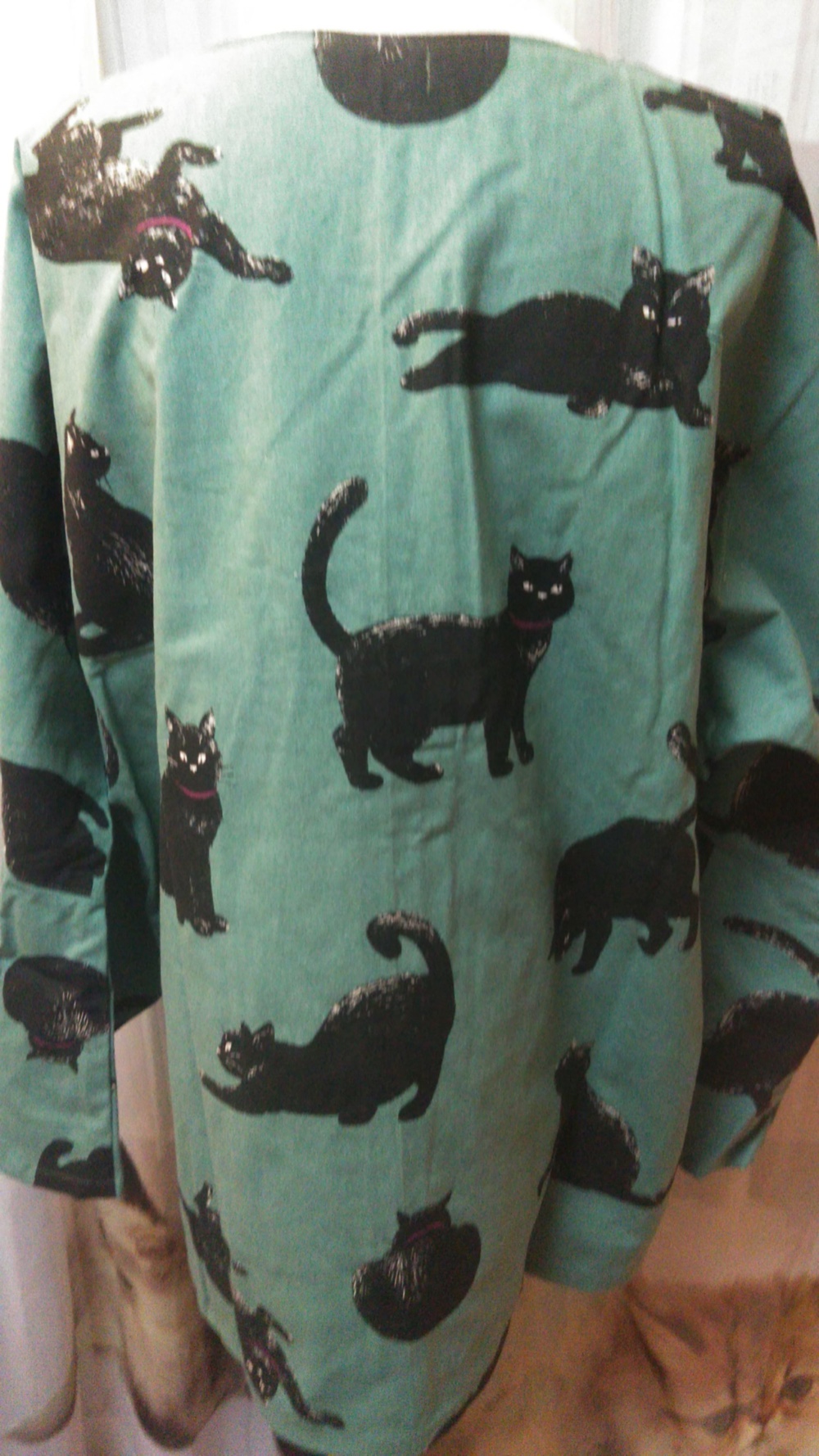 オトナ可愛い猫さん柄のお洋服