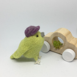 羊毛フェルト　帽子鳥(紫キャップ帽） 2枚目の画像