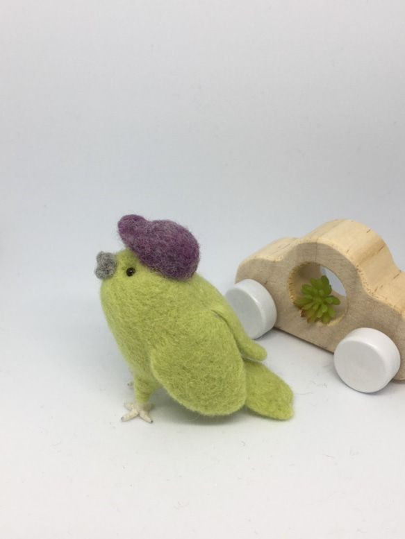 羊毛フェルト　帽子鳥(紫キャップ帽） 4枚目の画像