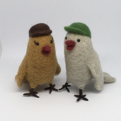 羊毛フェルト　帽子鳥（緑キャップ帽） 5枚目の画像